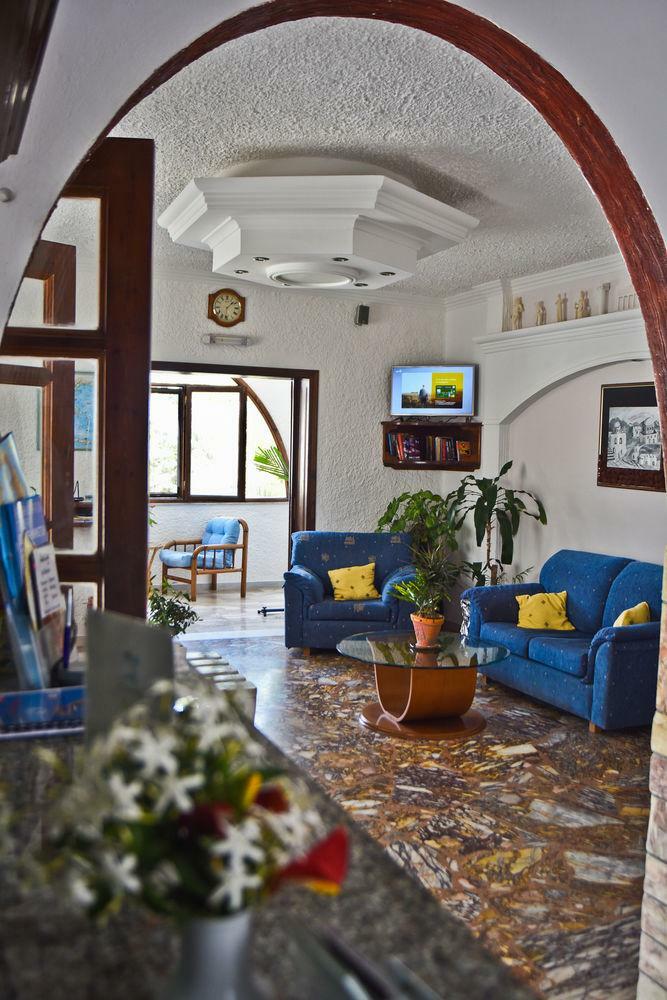 Hotel Holiday Beach Resort