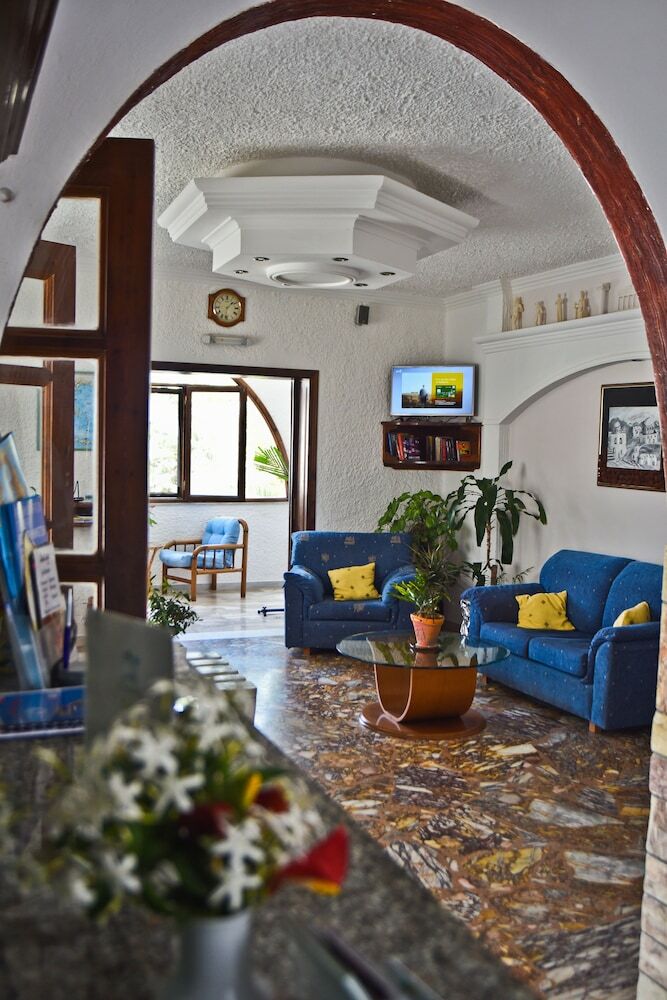 Hotel Holiday Beach Resort