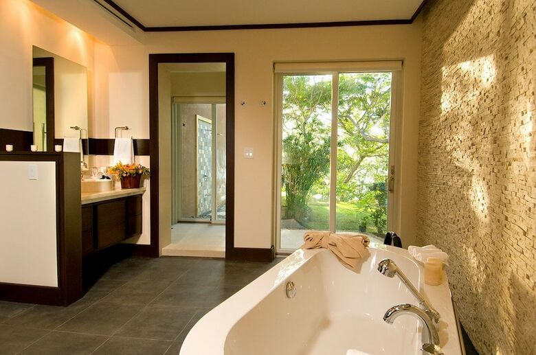 Papagayo Luxury