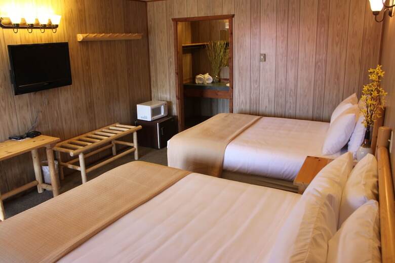 Hotel The Rustic Inn