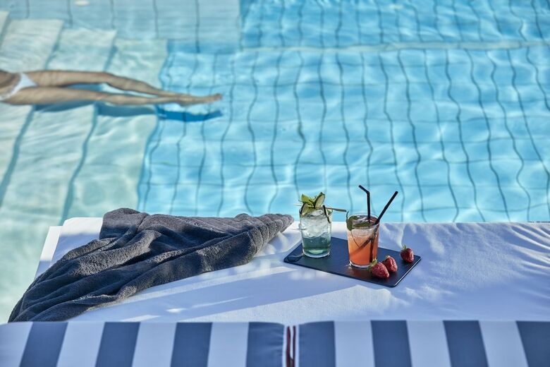 Hotel Mr & Mrs White Paros