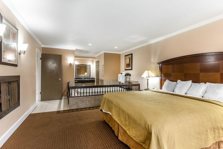 Hotel Quality Inn Near Hearst Castle