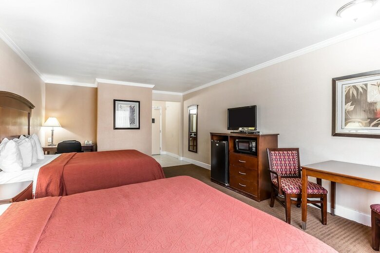 Hotel Quality Inn Near Hearst Castle