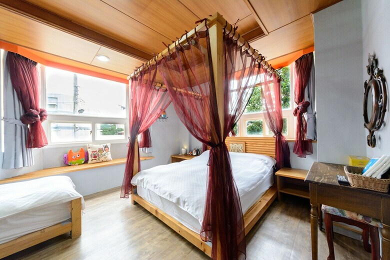 Hotel Owl Castle Bed And Breakfast