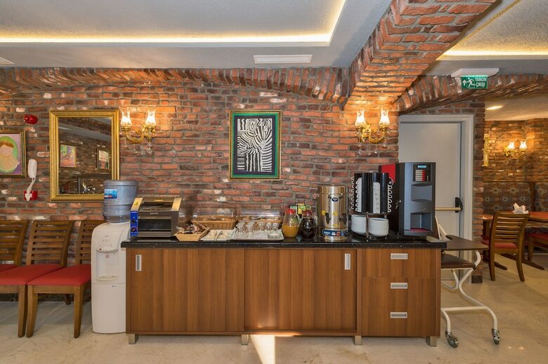 Aprilis Gold Hotel
