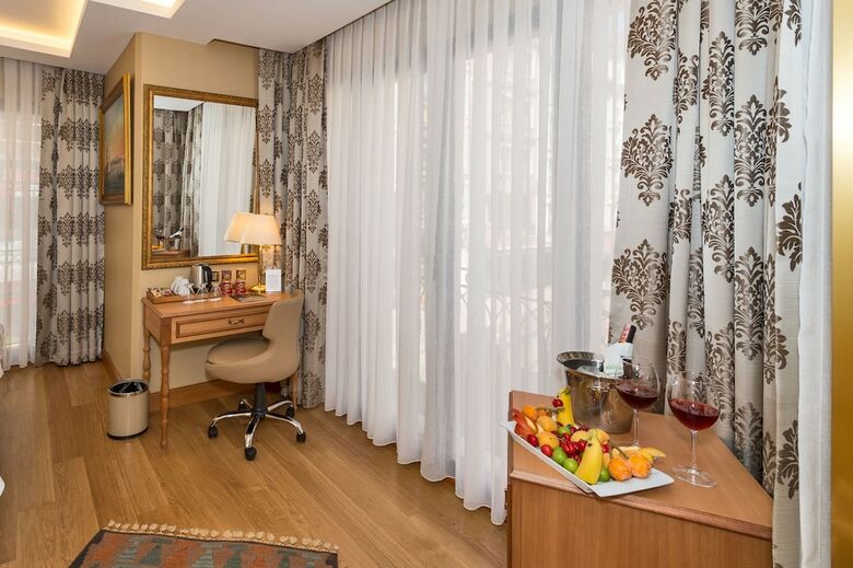Aprilis Gold Hotel
