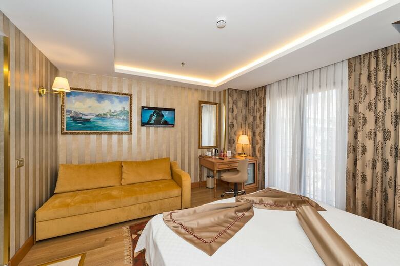 Aprilis Gold Hotel