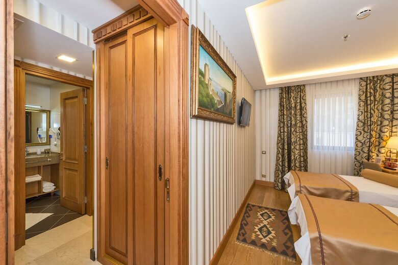 Aprilis Gold Hotel
