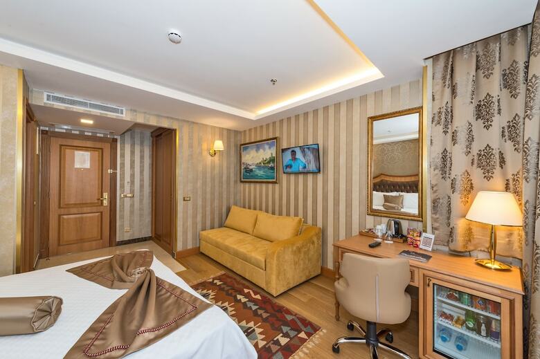 Aprilis Gold Hotel
