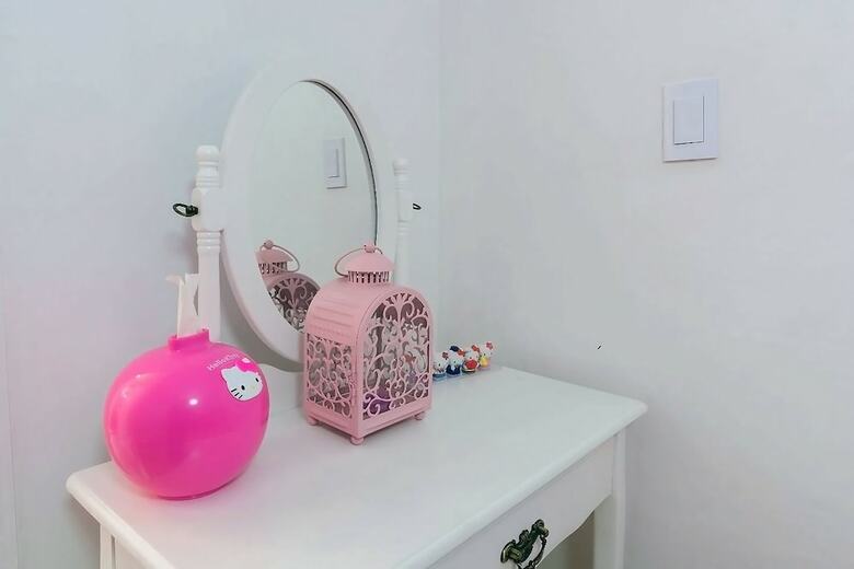 Hotel Nanu Guesthouse Pink Female Only