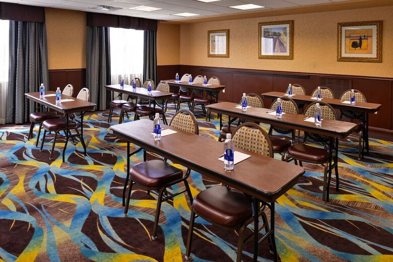 Hotel Hampton Inn & Suites Ontario