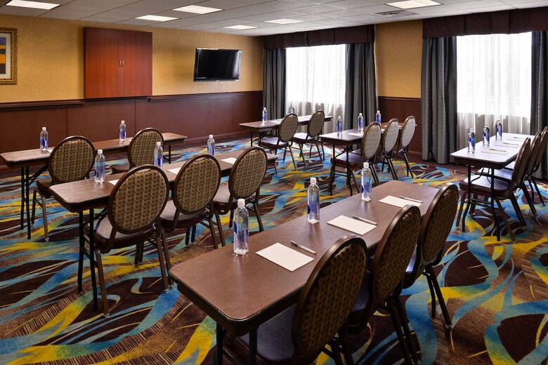 Hotel Hampton Inn & Suites Ontario