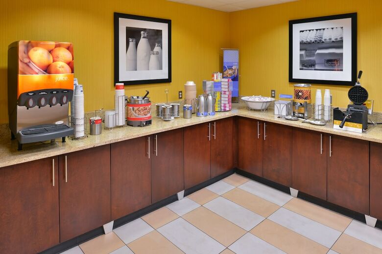 Hotel Hampton Inn & Suites Ontario