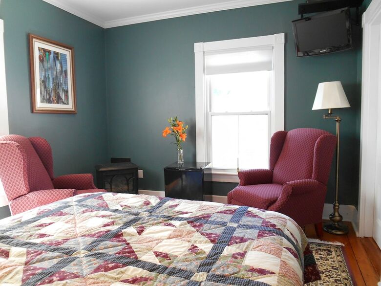 Bayberry House Bed And Breakfast