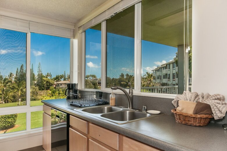 Oceanfront Realty - The Cliffs At Princeville