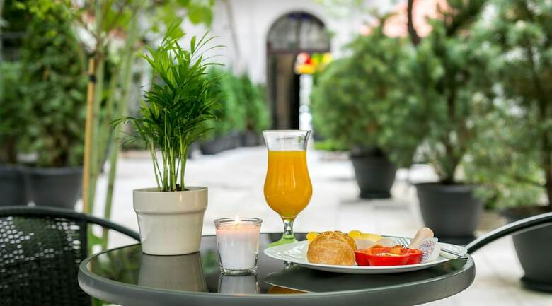 Hotel Platinia Apartments