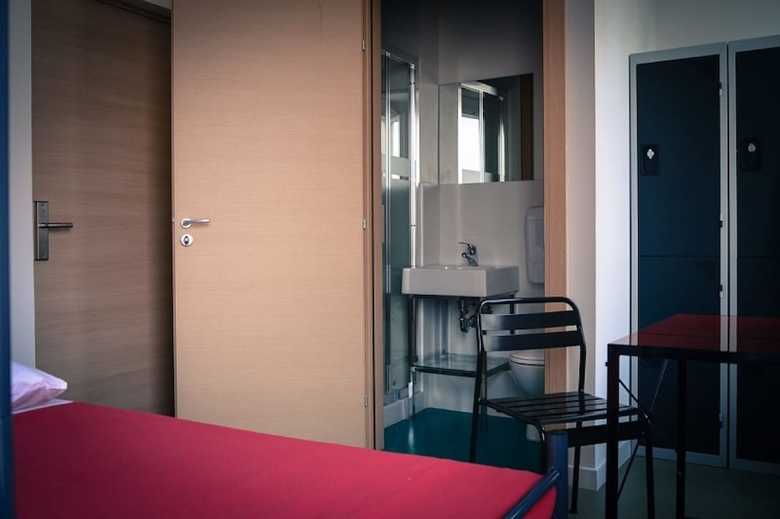 Hostal Beautiful Belleville Hostel & Hotel