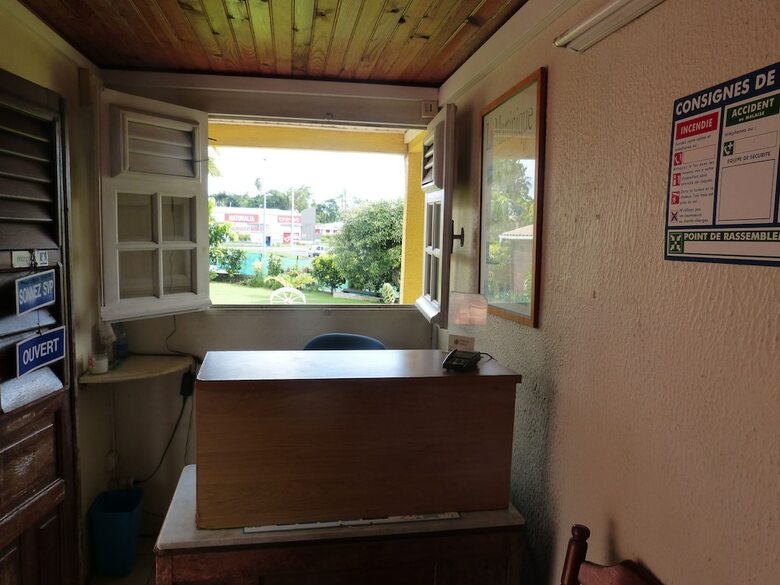 Airport Hotel