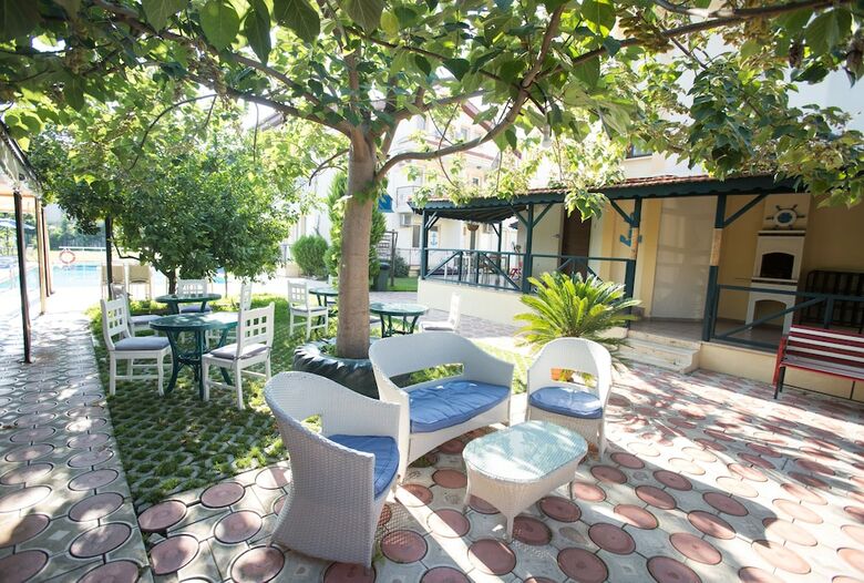 Dedeminn Garden Hotel