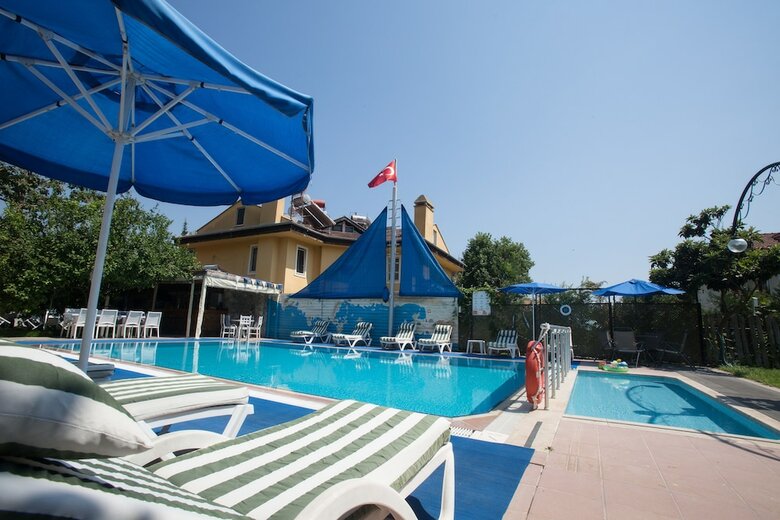Dedeminn Garden Hotel