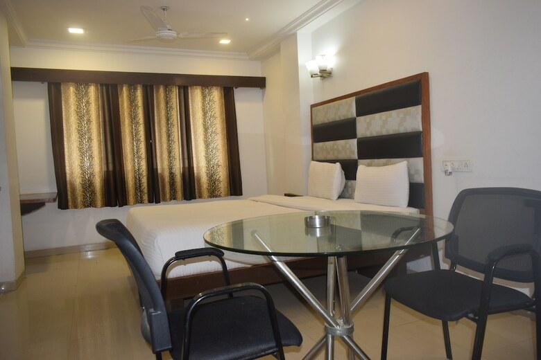 Hotel Kadamb Inn