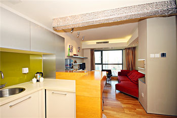 Rich&young Seasons Park Service Apartment