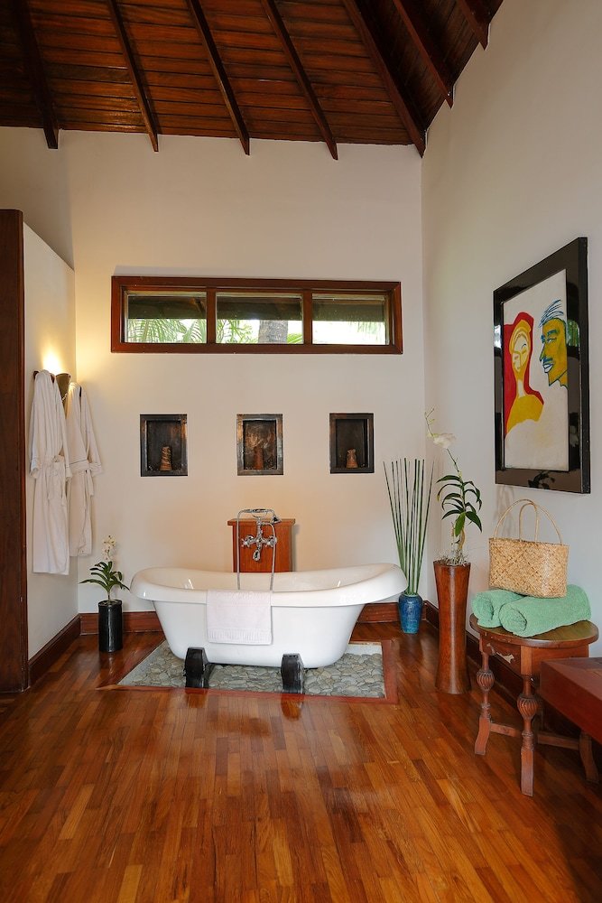 Ngapalii Bay Villas & Spa
