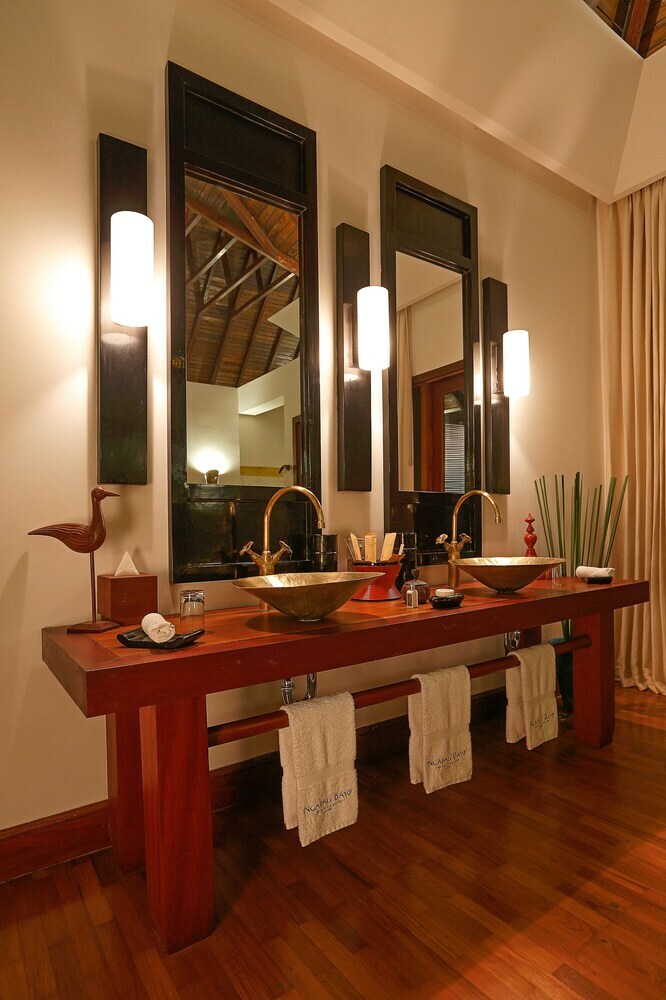 Ngapalii Bay Villas & Spa