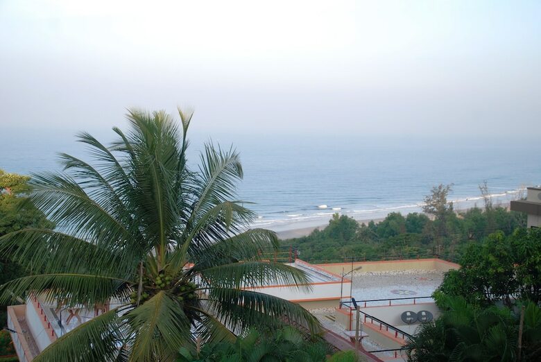 Hotel Abhishek Beach Resort & Spa
