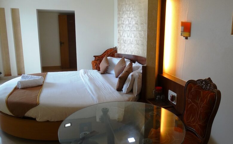 Hotel Abhishek Beach Resort & Spa