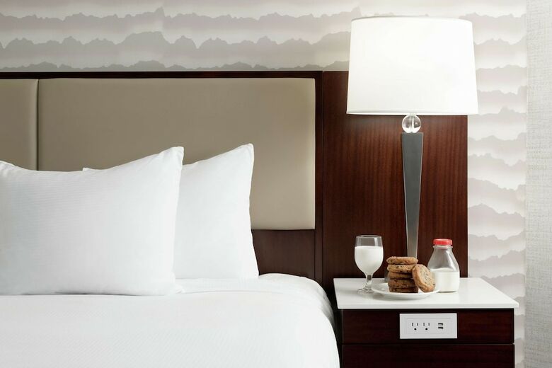 Hotel Doubletree Suites By Hilton Phoenix