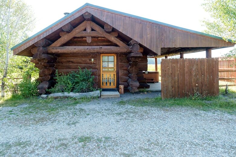 Cabana Bar N Ranch