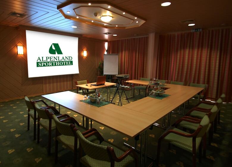 Hotel Alpenland St. Johann