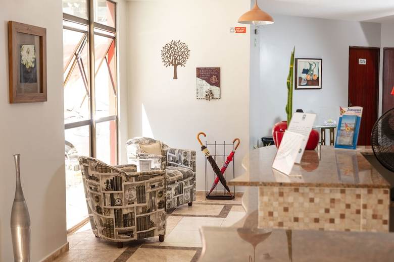 Hotel Ciriba�