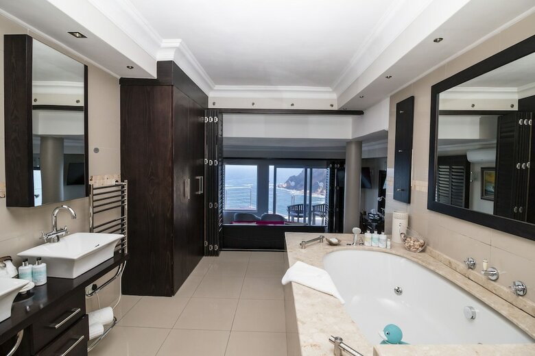 Hotel Head Over Hills Luxury Retreat