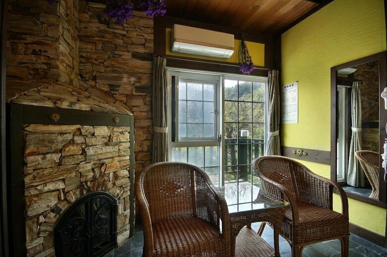Bed & Breakfast Provence Rose Lodge In Ching Jing