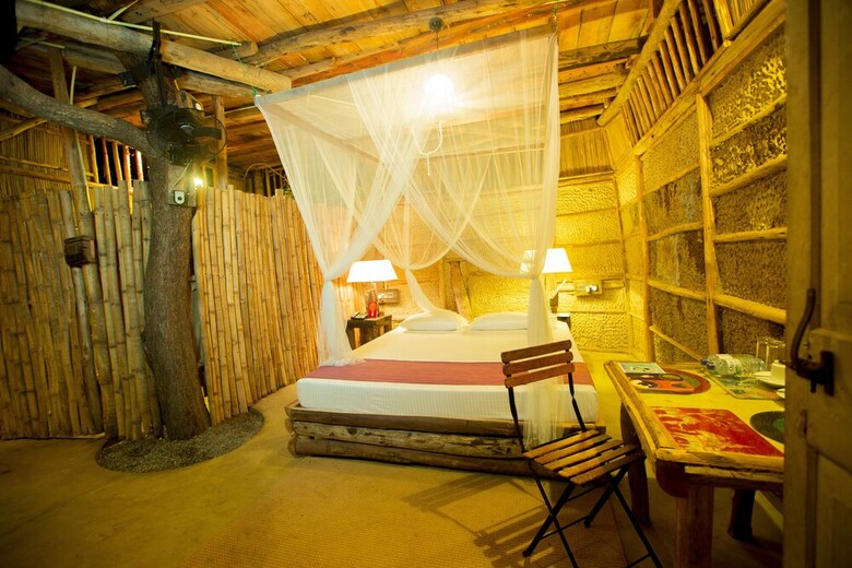 Cabana Saraii Village