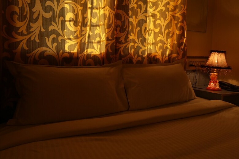 Hotel Ample Inn