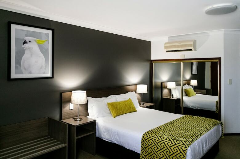 Motel Best Western Plus Ambassador Orange