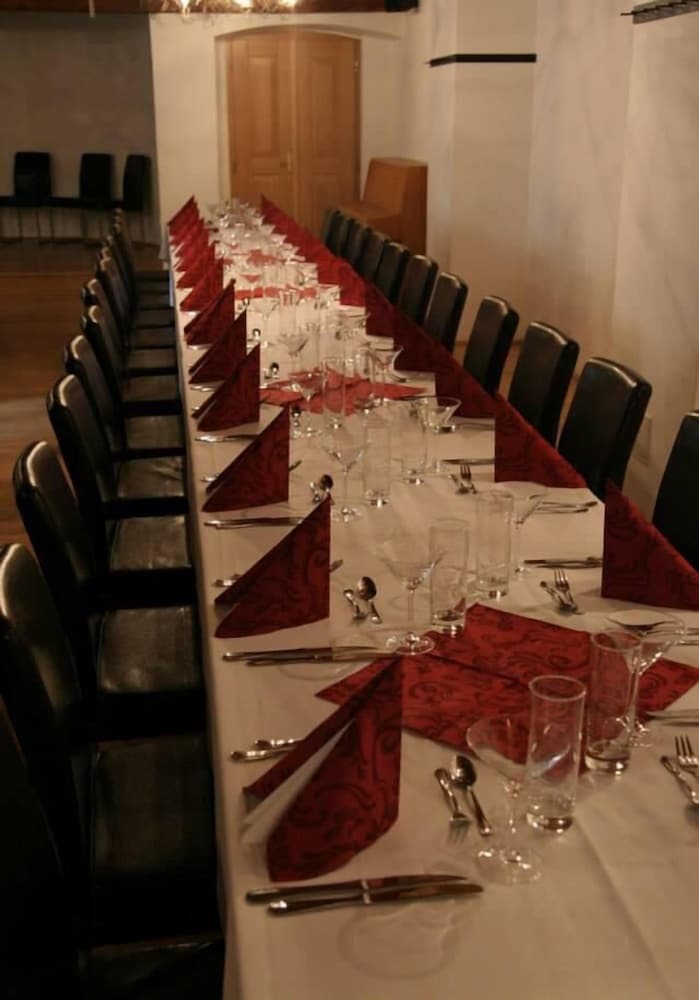 Hotel & Pivovar ?ern� Orel