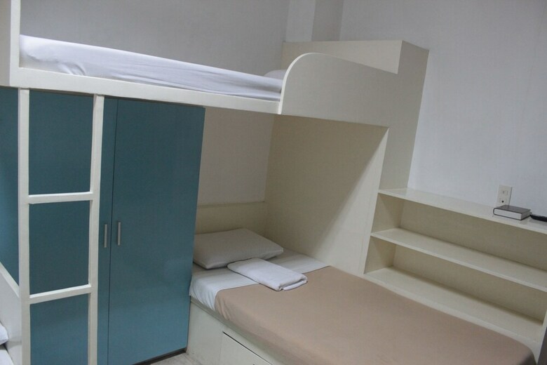 Hostal P Hostels And Residences