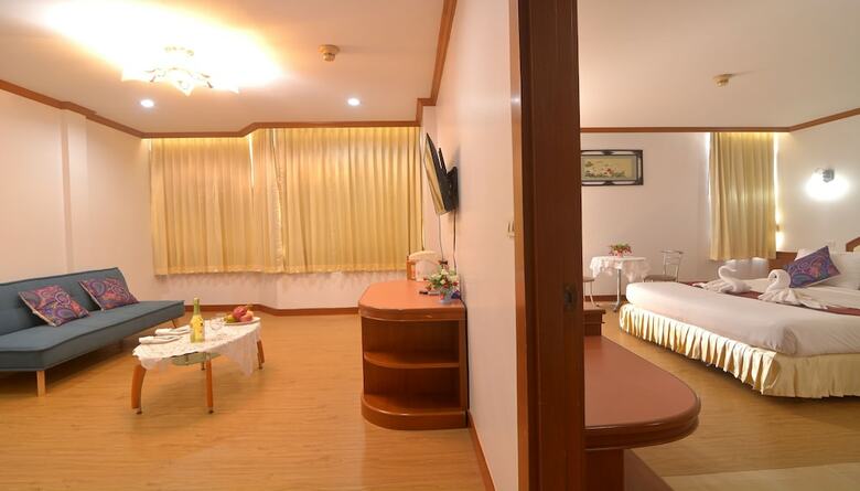 Chumphon Gardens Hotel