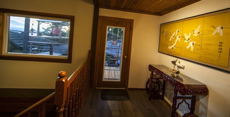 Shangri-la Oceanfront B&B