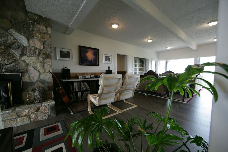 Shangri-la Oceanfront B&B