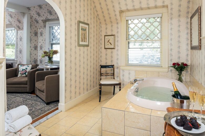 Bed & Breakfast Manor House Inn