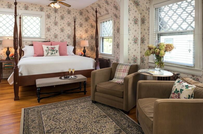 Bed & Breakfast Manor House Inn