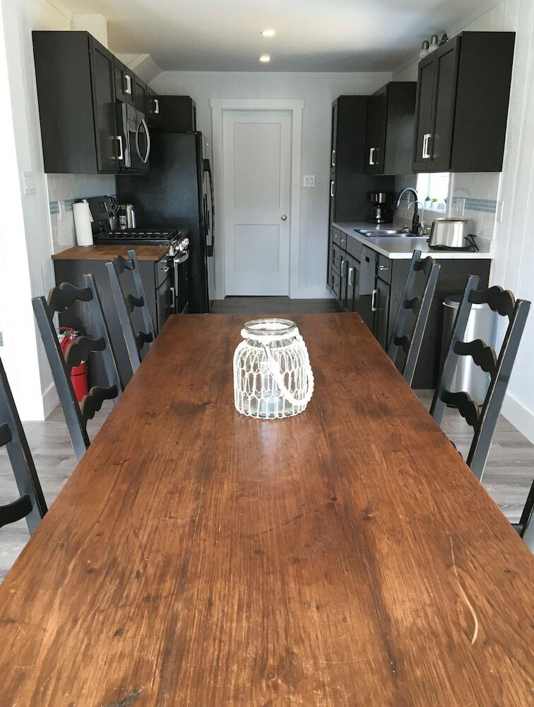 Larinda's Landing Oceanfront Cottages