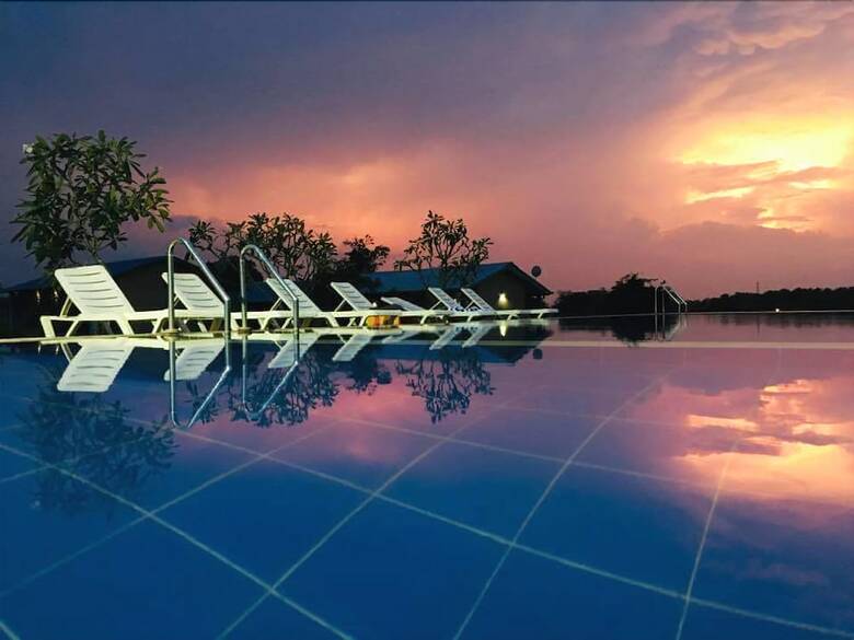 Hotel Rho Sigiriya Lake Edge Retreat