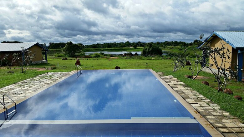 Hotel Rho Sigiriya Lake Edge Retreat