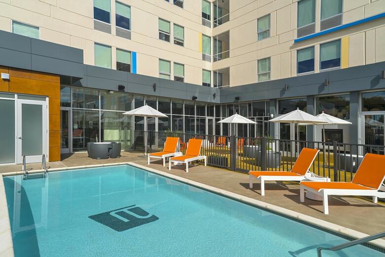 Hotel Aloft College Station